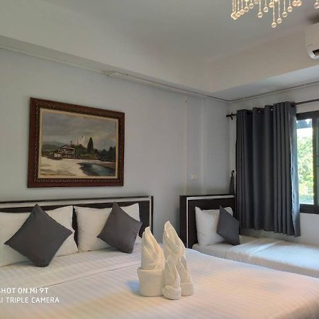 Bann Tawan Hostel & Spa Chiang Rai Extérieur photo